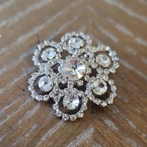 Elegant Silver Tone Brooch